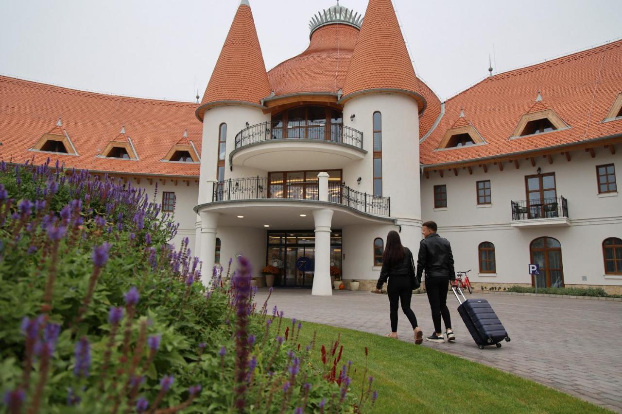 Hungarikum Hotel Lakitelek Eksteriør billede