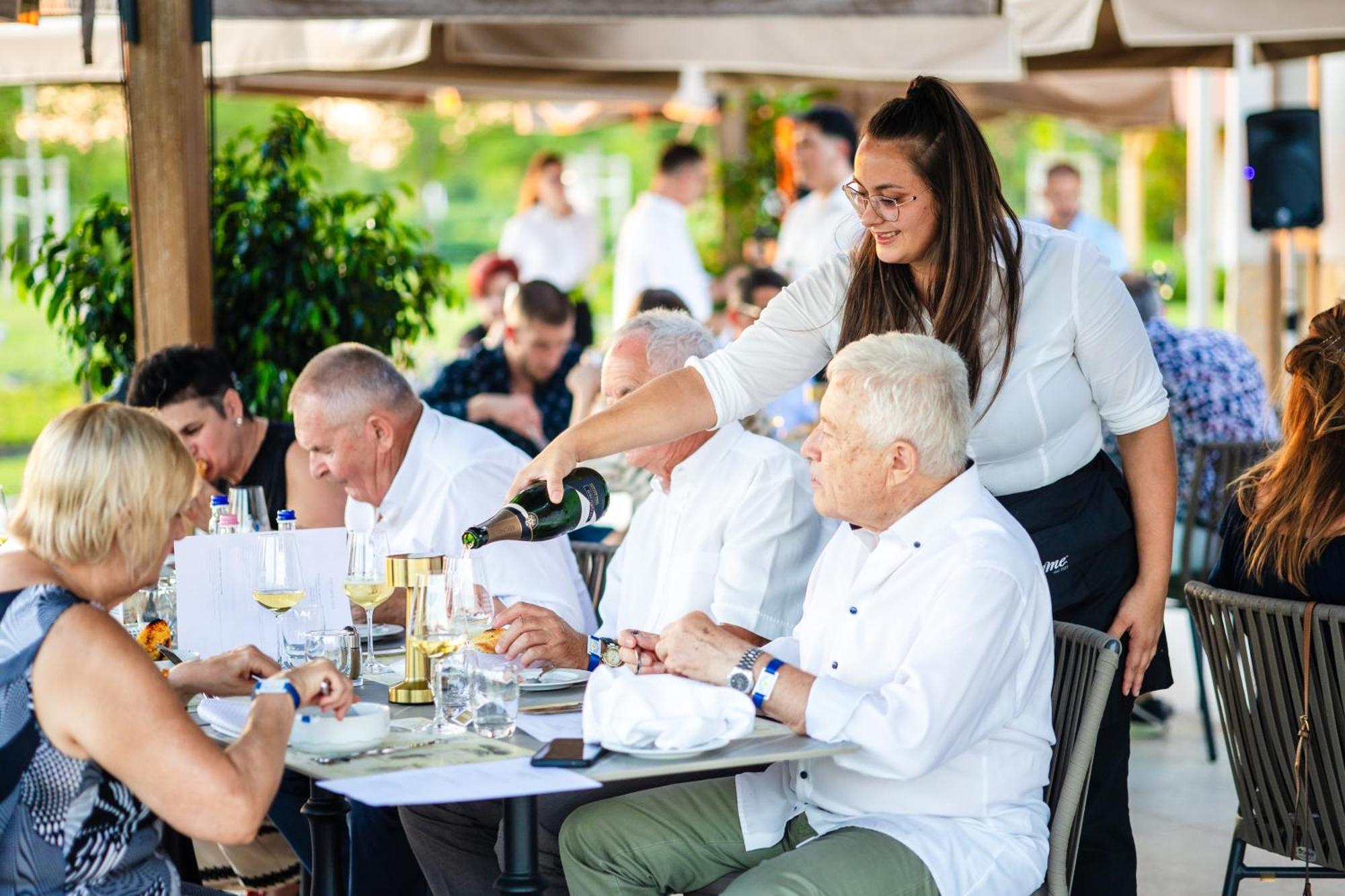 Hungarikum Hotel Lakitelek Eksteriør billede