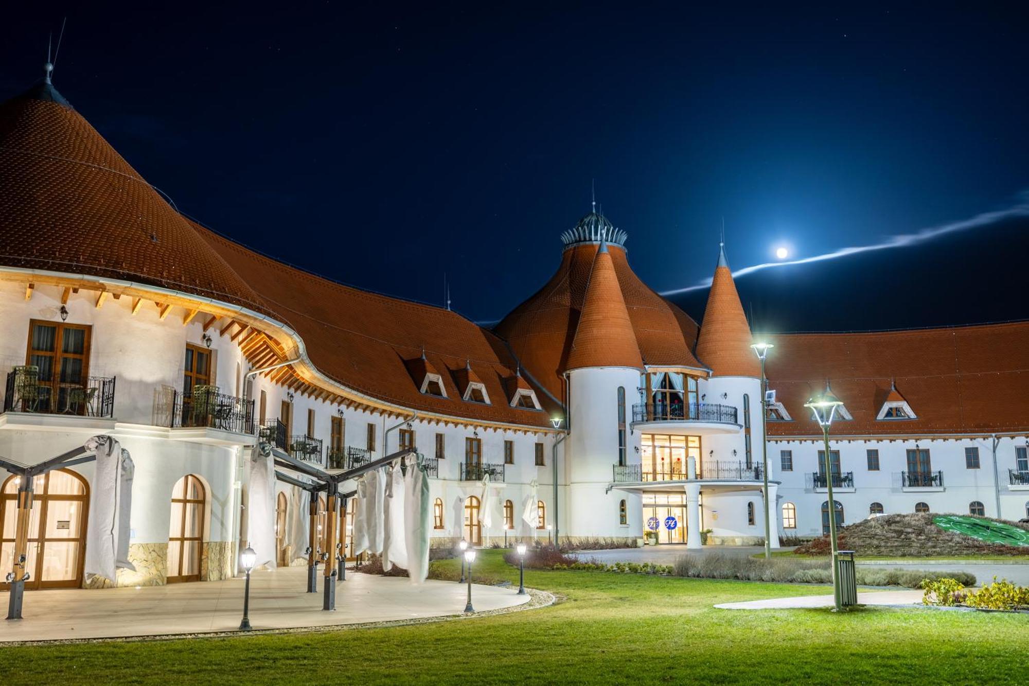 Hungarikum Hotel Lakitelek Eksteriør billede